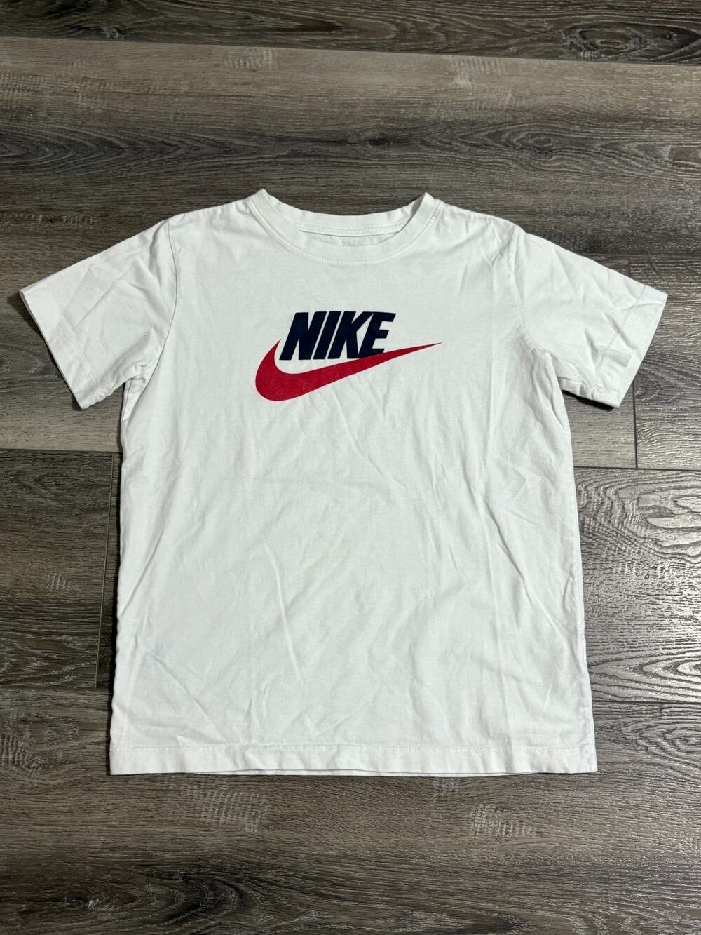 Nike Center Swoosh Logo White Shirt Basic Casual Y2K Retro - Women’s Large